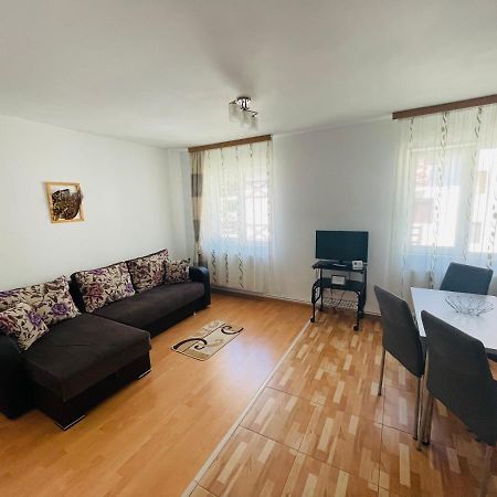 Apartamento Garsoniera Family Buşteni Exterior foto