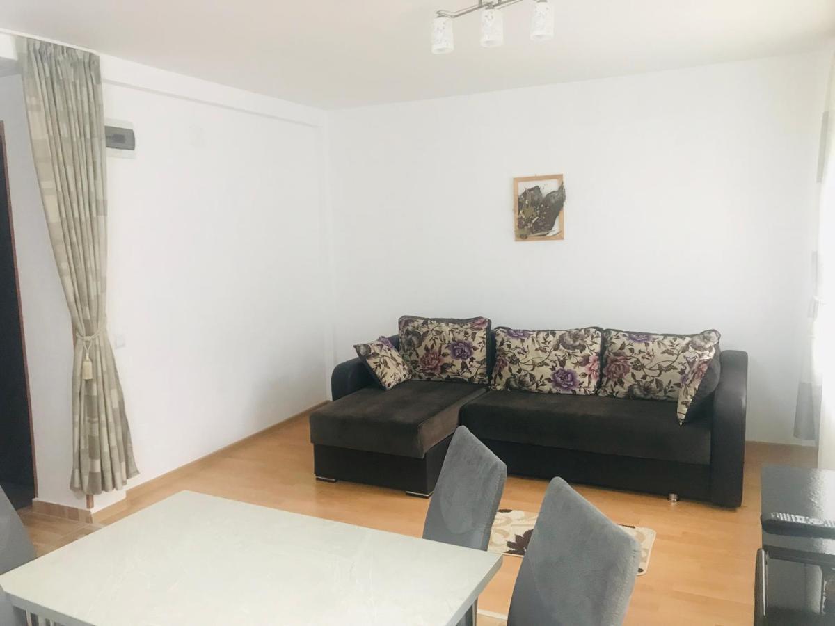 Apartamento Garsoniera Family Buşteni Exterior foto